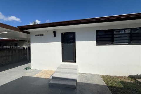 Immobilier commercial à vendre à Hialeah, Floride: 237.27 m2 № 1953697 - photo 15