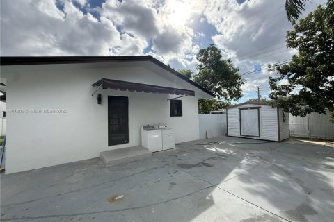 Immobilier commercial à vendre à Hialeah, Floride: 237.27 m2 № 1953697 - photo 22
