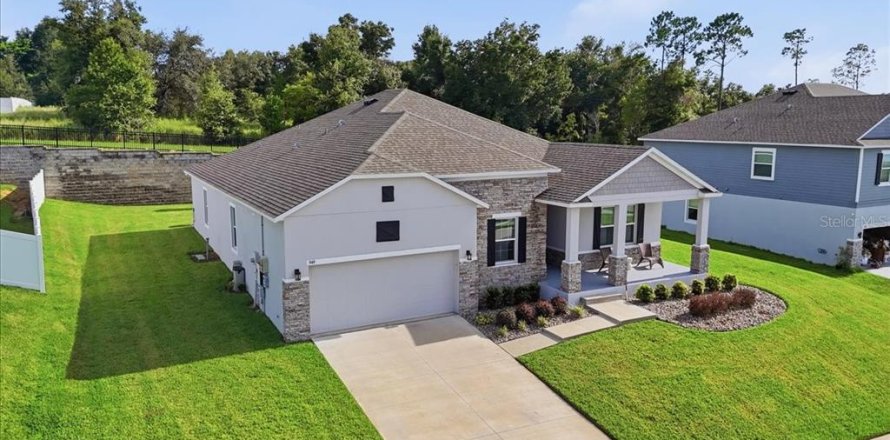 Villa ou maison à Haines City, Floride 4 chambres, 191.56 m2 № 2404700