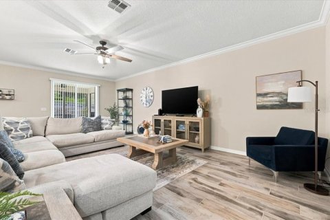 Villa ou maison à vendre à Haines City, Floride: 4 chambres, 191.56 m2 № 2404700 - photo 8