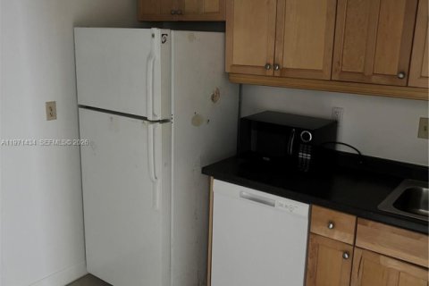 Condominio en alquiler en Miami, Florida, 1 dormitorio, 65.96 m2 № 2058242 - foto 14