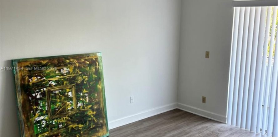 Condominio en Miami, Florida, 1 dormitorio  № 2058242