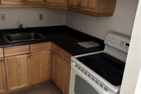Condominio en alquiler en Miami, Florida, 1 dormitorio, 65.96 m2 № 2058242 - foto 15