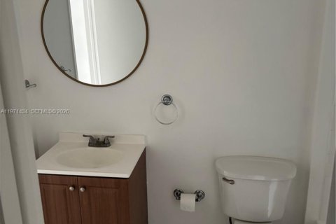 Condominio en alquiler en Miami, Florida, 1 dormitorio, 65.96 m2 № 2058242 - foto 5