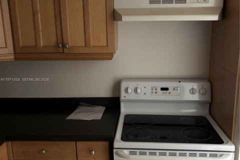 Condominio en alquiler en Miami, Florida, 1 dormitorio, 65.96 m2 № 2058242 - foto 17