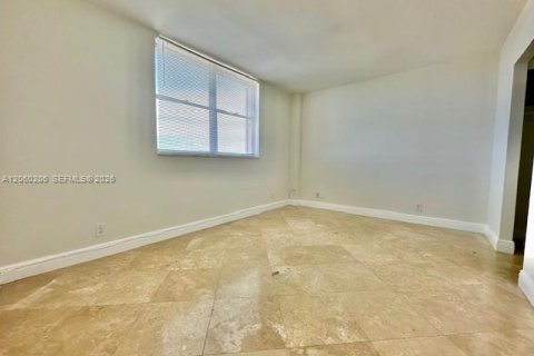 Copropriété à louer à North Miami, Floride: 1 chambre, 83.15 m2 № 2264670 - photo 11