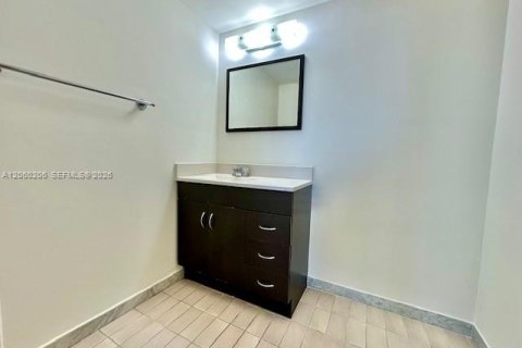Copropriété à louer à North Miami, Floride: 1 chambre, 83.15 m2 № 2264670 - photo 16