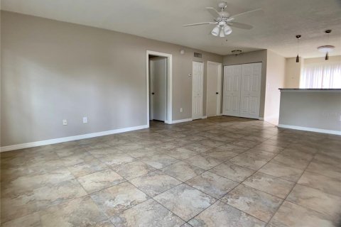 Condo in Winter Park, Florida, 2 bedrooms  № 1795438 - photo 5