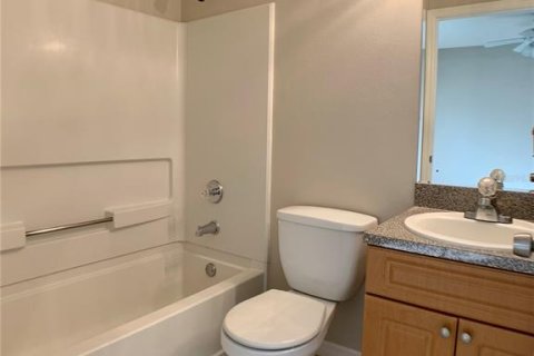 Condo in Winter Park, Florida, 2 bedrooms  № 1795438 - photo 16