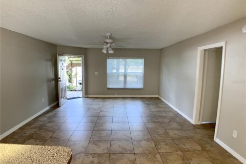 Condo in Winter Park, Florida, 2 bedrooms  № 1795438 - photo 13