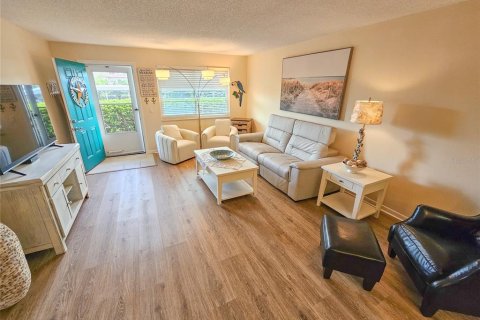 Снять в аренду кондоминиум в Галфпорта, Флорида 6 комнат, 104.05м2, № 1877200 - фото 3