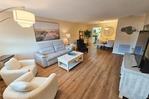 Снять в аренду кондоминиум в Галфпорта, Флорида 6 комнат, 104.05м2, № 1877200 - фото 2