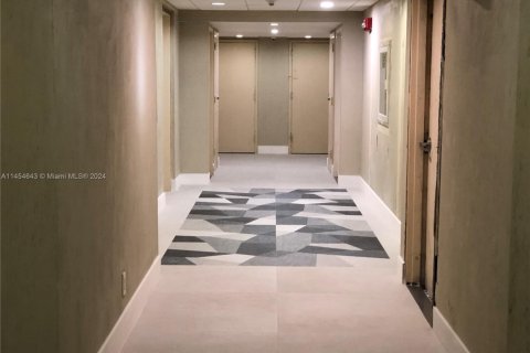 Condominio en venta en Miami Beach, Florida, 2 dormitorios, 104.24 m2 № 1977871 - foto 8