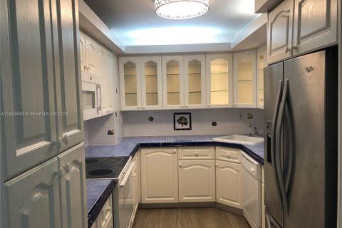 Condominio en venta en Miami Beach, Florida, 2 dormitorios, 104.24 m2 № 1977871 - foto 14