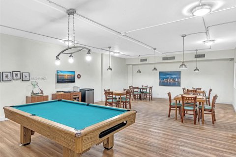 Condominio en venta en Miami Beach, Florida, 2 dormitorios, 104.24 m2 № 1977871 - foto 25