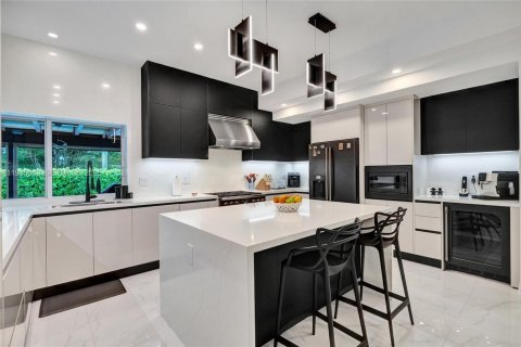 Casa en venta en North Miami Beach, Florida, 5 dormitorios, 228.73 m2 № 1993776 - foto 19