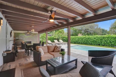 Casa en venta en North Miami Beach, Florida, 5 dormitorios, 228.73 m2 № 1993776 - foto 7