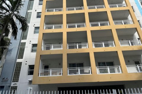 Condo in Miami, Florida, 2 bedrooms  № 1999933