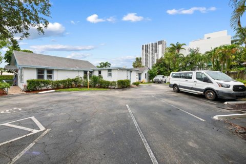 Propiedad comercial en venta en Fort Lauderdale, Florida № 2292750 - foto 10