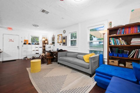 Propiedad comercial en venta en Fort Lauderdale, Florida № 2292750 - foto 18