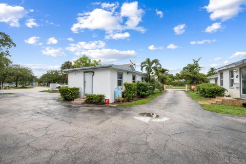 Propiedad comercial en venta en Fort Lauderdale, Florida № 2292750 - foto 7