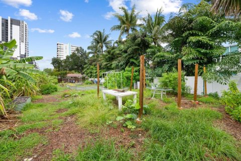 Propiedad comercial en venta en Fort Lauderdale, Florida № 2292750 - foto 8