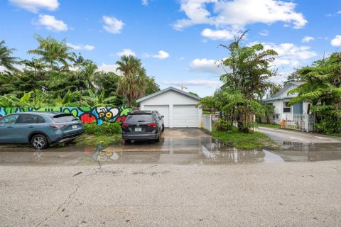 Propiedad comercial en venta en Fort Lauderdale, Florida № 2292750 - foto 9