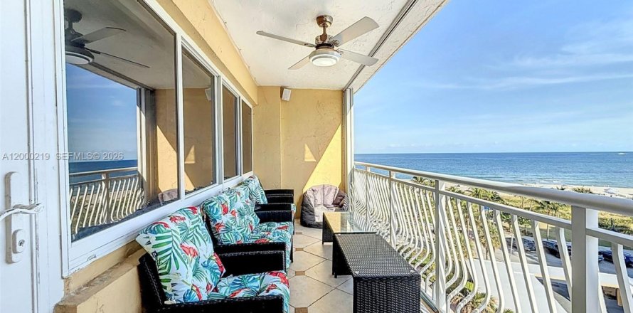 Condo in Pompano Beach, Florida, 2 bedrooms  № 2068345