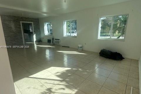 Снять в аренду кондоминиум в Майами-Бич, Флорида 2 спальни, 82.68м2, № 2030228 - фото 9