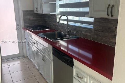 Снять в аренду кондоминиум в Майами-Бич, Флорида 2 спальни, 82.68м2, № 2030228 - фото 4