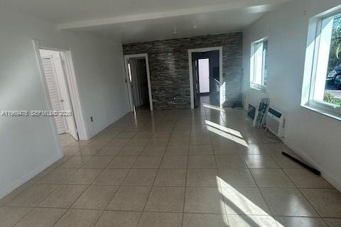 Снять в аренду кондоминиум в Майами-Бич, Флорида 2 спальни, 82.68м2, № 2030228 - фото 8