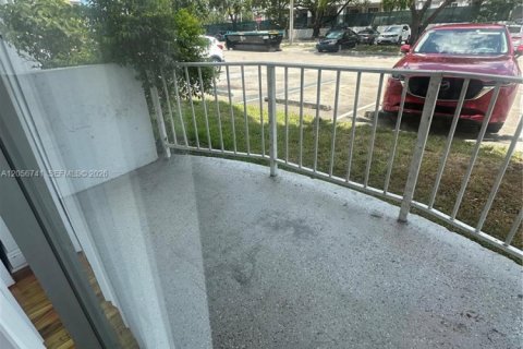 Copropriété à louer à Miami, Floride: 1 chambre, 76.74 m2 № 2168466 - photo 11