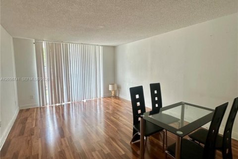 Copropriété à louer à Miami, Floride: 1 chambre, 76.74 m2 № 2168466 - photo 4