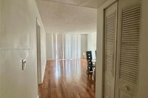 Copropriété à louer à Miami, Floride: 1 chambre, 76.74 m2 № 2168466 - photo 8