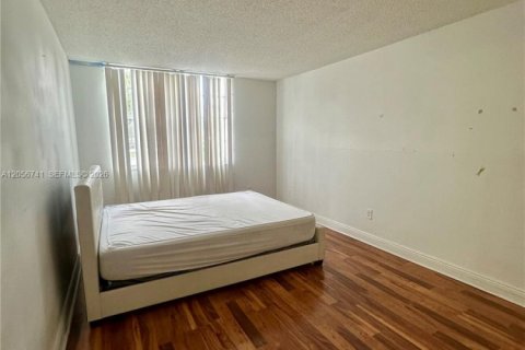 Copropriété à louer à Miami, Floride: 1 chambre, 76.74 m2 № 2168466 - photo 13