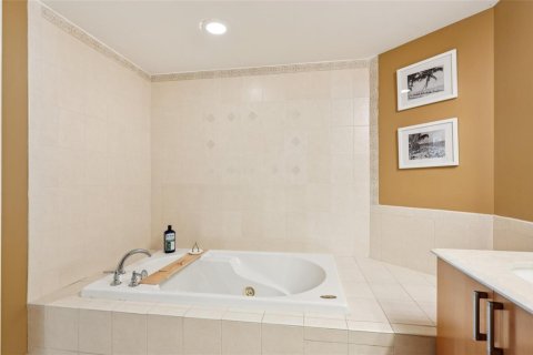 Condo in Fort Lauderdale, Florida, 2 bedrooms  № 2082162 - photo 25