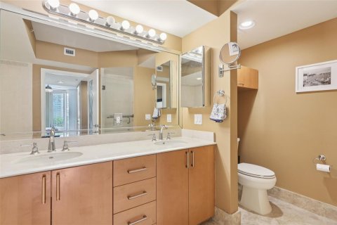 Condo in Fort Lauderdale, Florida, 2 bedrooms  № 2082162 - photo 23