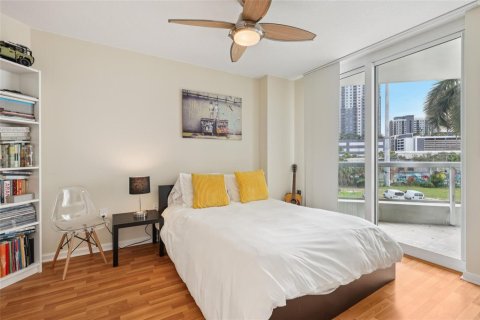 Condo in Fort Lauderdale, Florida, 2 bedrooms  № 2082162 - photo 19