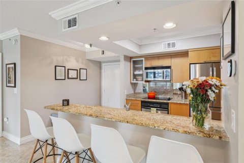 Condo in Fort Lauderdale, Florida, 2 bedrooms  № 2082162 - photo 9