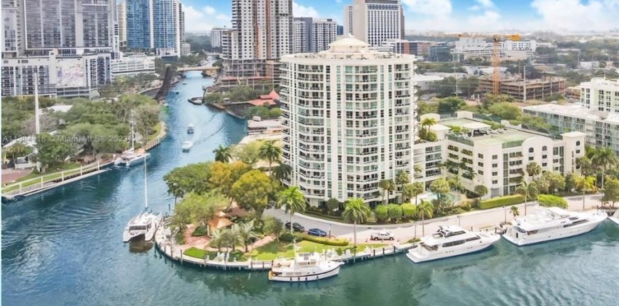 Condo in Fort Lauderdale, Florida, 2 bedrooms  № 2082162