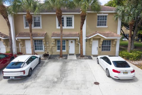 Townhouse in Pembroke Pines, Florida 2 bedrooms, 95.13 sq.m. № 2049220 - photo 22