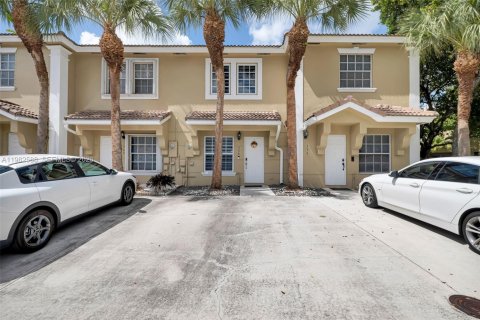 Townhouse in Pembroke Pines, Florida 2 bedrooms, 95.13 sq.m. № 2049220 - photo 8