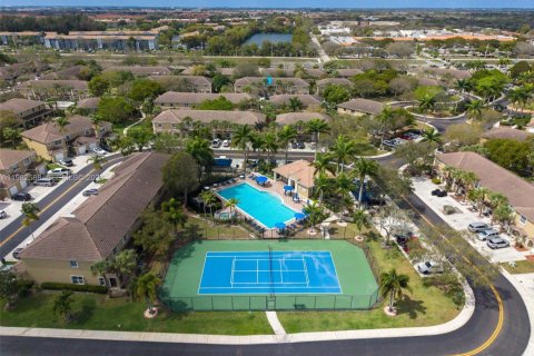 Townhouse in Pembroke Pines, Florida 2 bedrooms, 95.13 sq.m. № 2049220 - photo 9