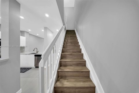 Townhouse in Pembroke Pines, Florida 2 bedrooms, 95.13 sq.m. № 2049220 - photo 15
