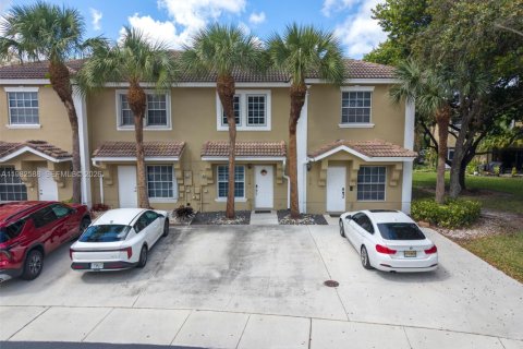 Townhouse in Pembroke Pines, Florida 2 bedrooms, 95.13 sq.m. № 2049220 - photo 7