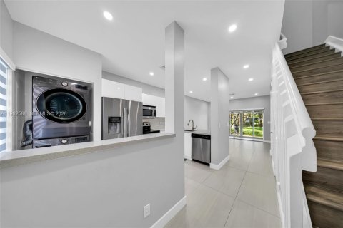 Townhouse in Pembroke Pines, Florida 2 bedrooms, 95.13 sq.m. № 2049220 - photo 16