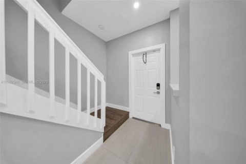 Townhouse in Pembroke Pines, Florida 2 bedrooms, 95.13 sq.m. № 2049220 - photo 12