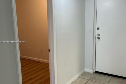 Copropriété à vendre à Miami, Floride: 2 chambres, 86.86 m2 № 1972235 - photo 9