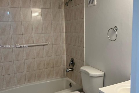 Copropriété à vendre à Miami, Floride: 2 chambres, 86.86 m2 № 1972235 - photo 13