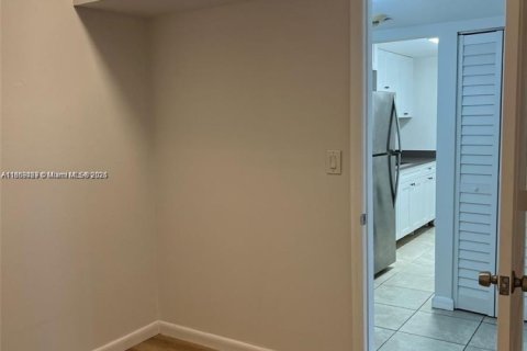 Copropriété à vendre à Miami, Floride: 2 chambres, 86.86 m2 № 1972235 - photo 7